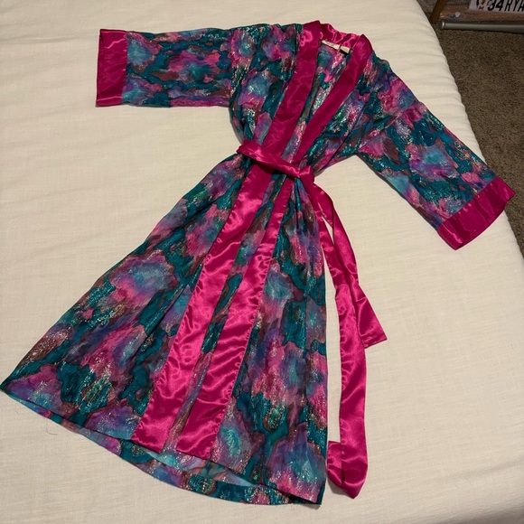 Vintage Gold Label Victorias Secret Robe - Picture 1 of 8